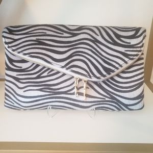 *NWT* Faux Fur Zebra clutch
